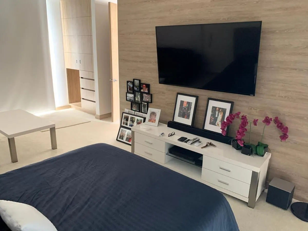 Apartamento Edificio Cristal Blue, Cali, Colombia Hotel